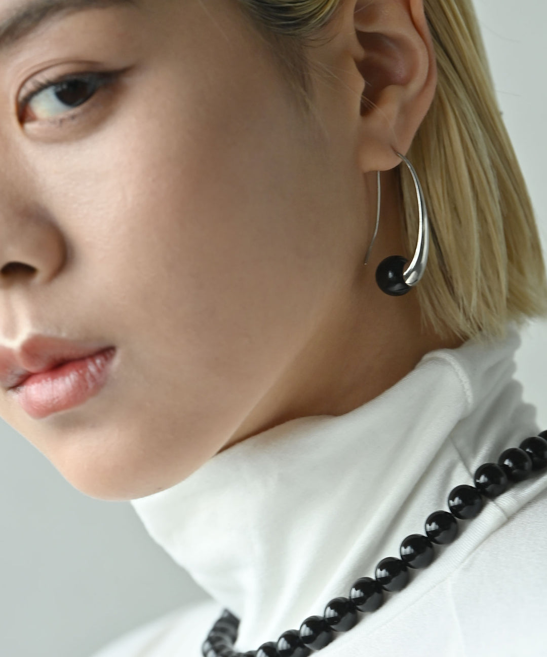 ブラックストーンフックピアス