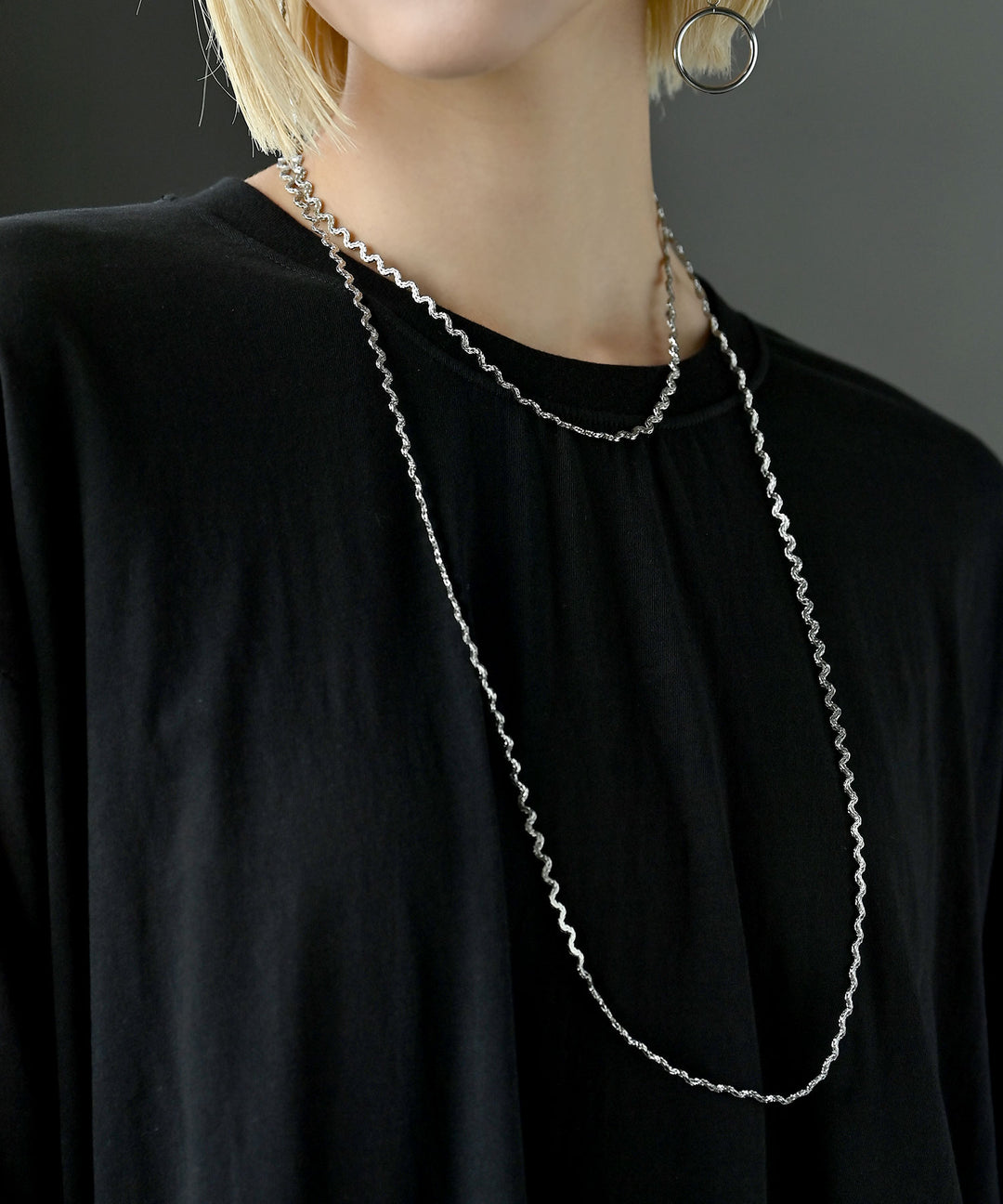 二連ロングネックレス