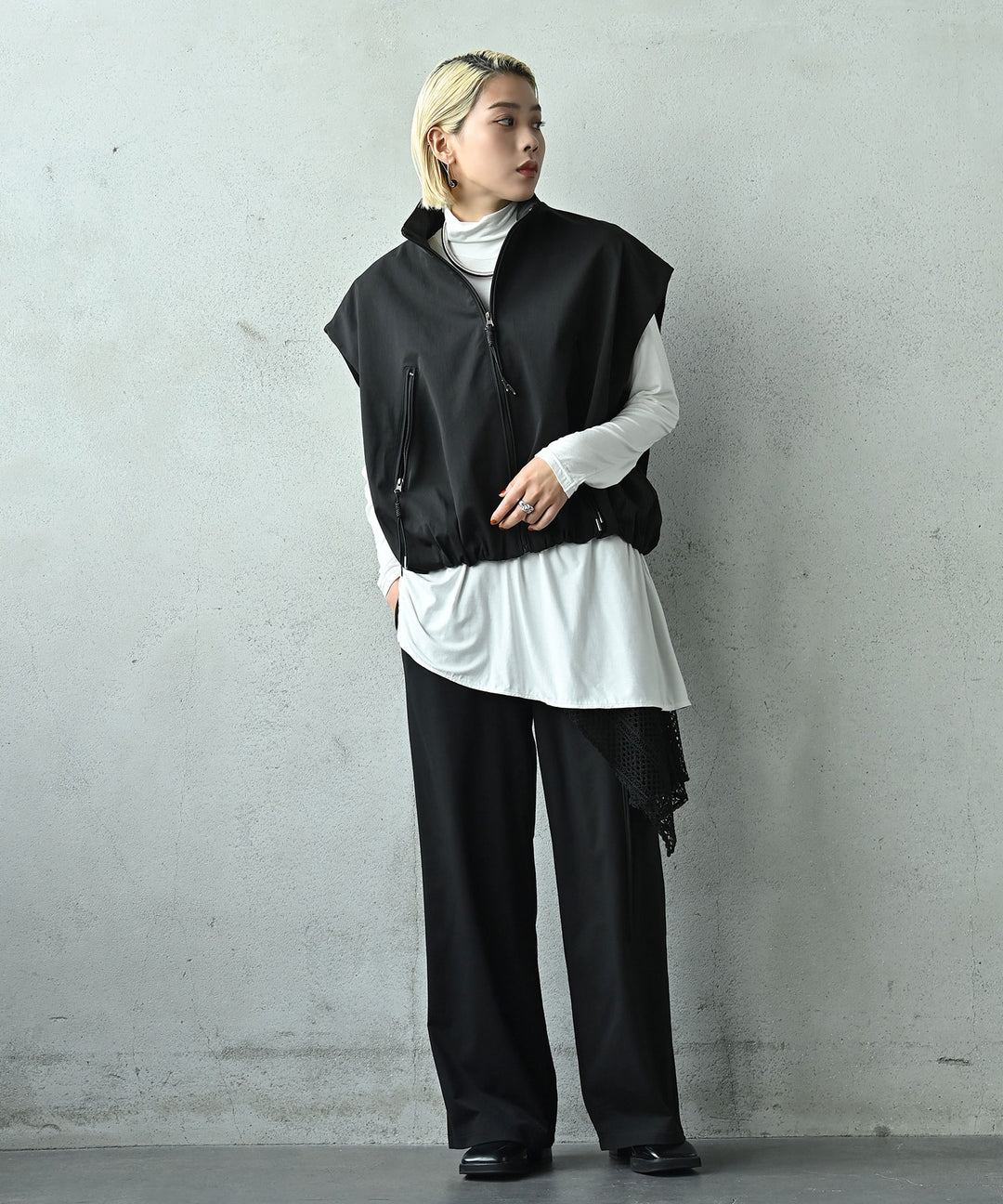 スタンドカラーベスト