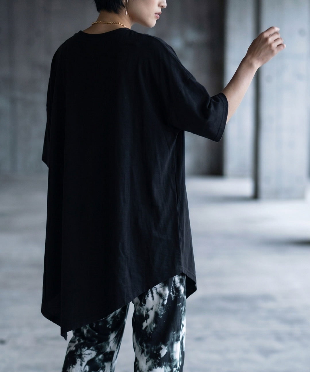 ビッグシルエットアンバランスTシャツ