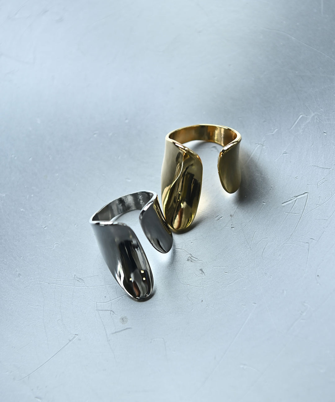 メビウススカルプチャーリング