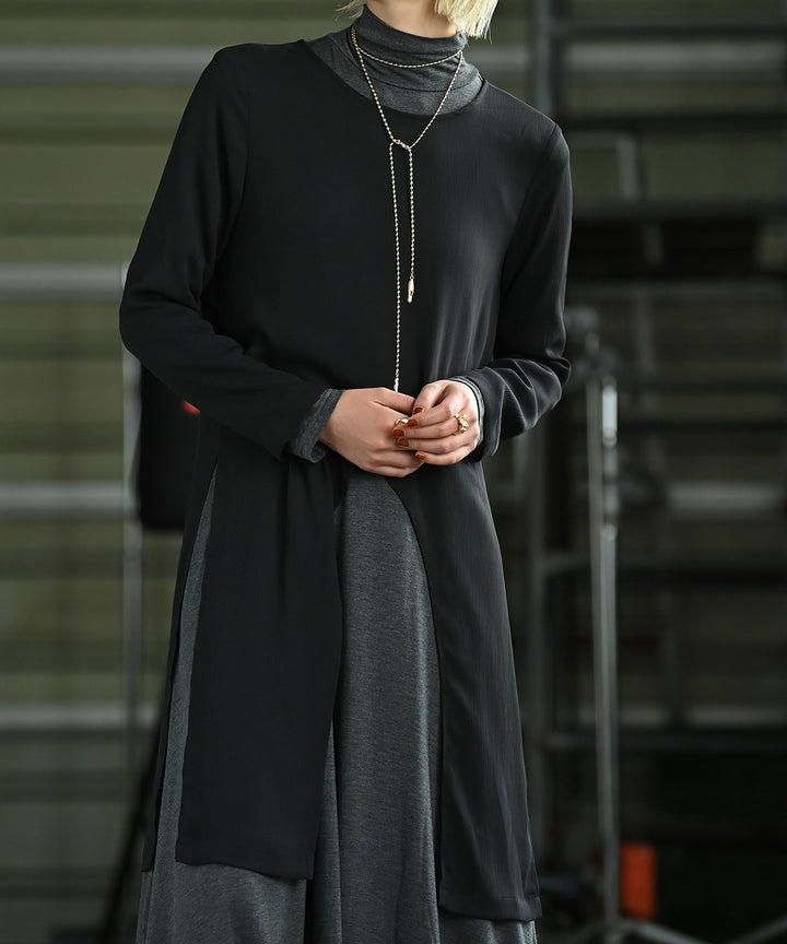 カーブレイヤーブラウス