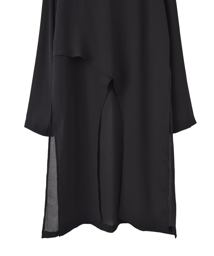 カーブレイヤーブラウス