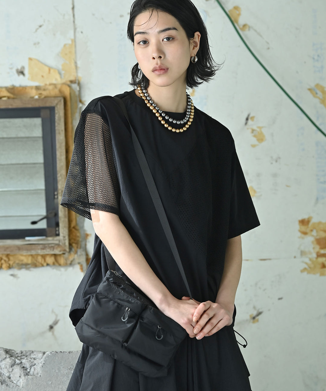UNISEX スポーティー軽量ショルダーバッグ