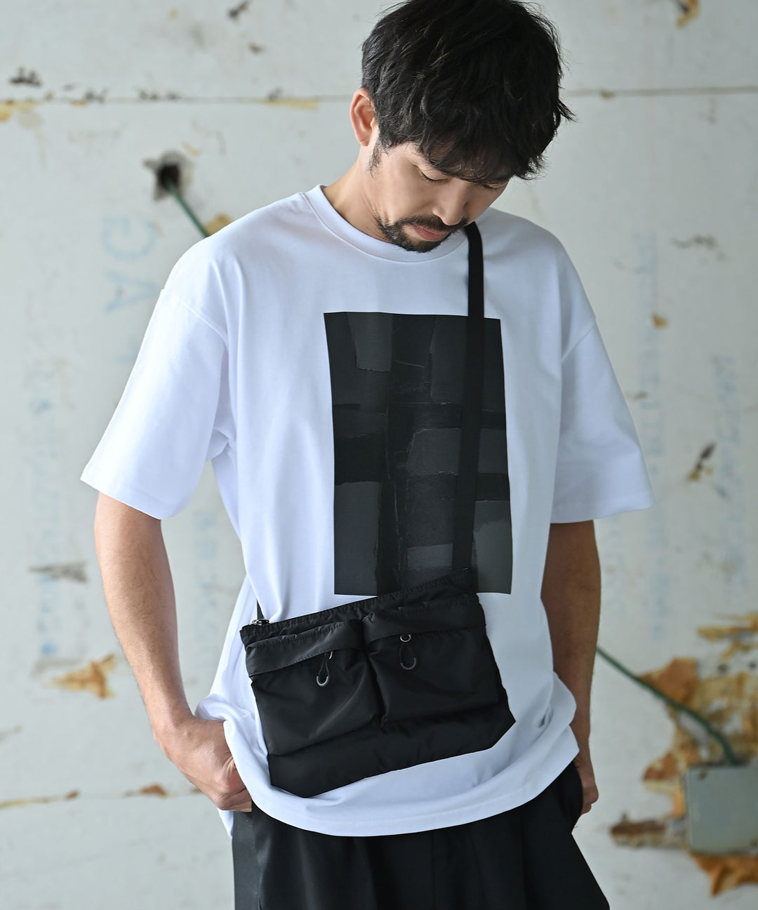 UNISEX スポーティー軽量ショルダーバッグ