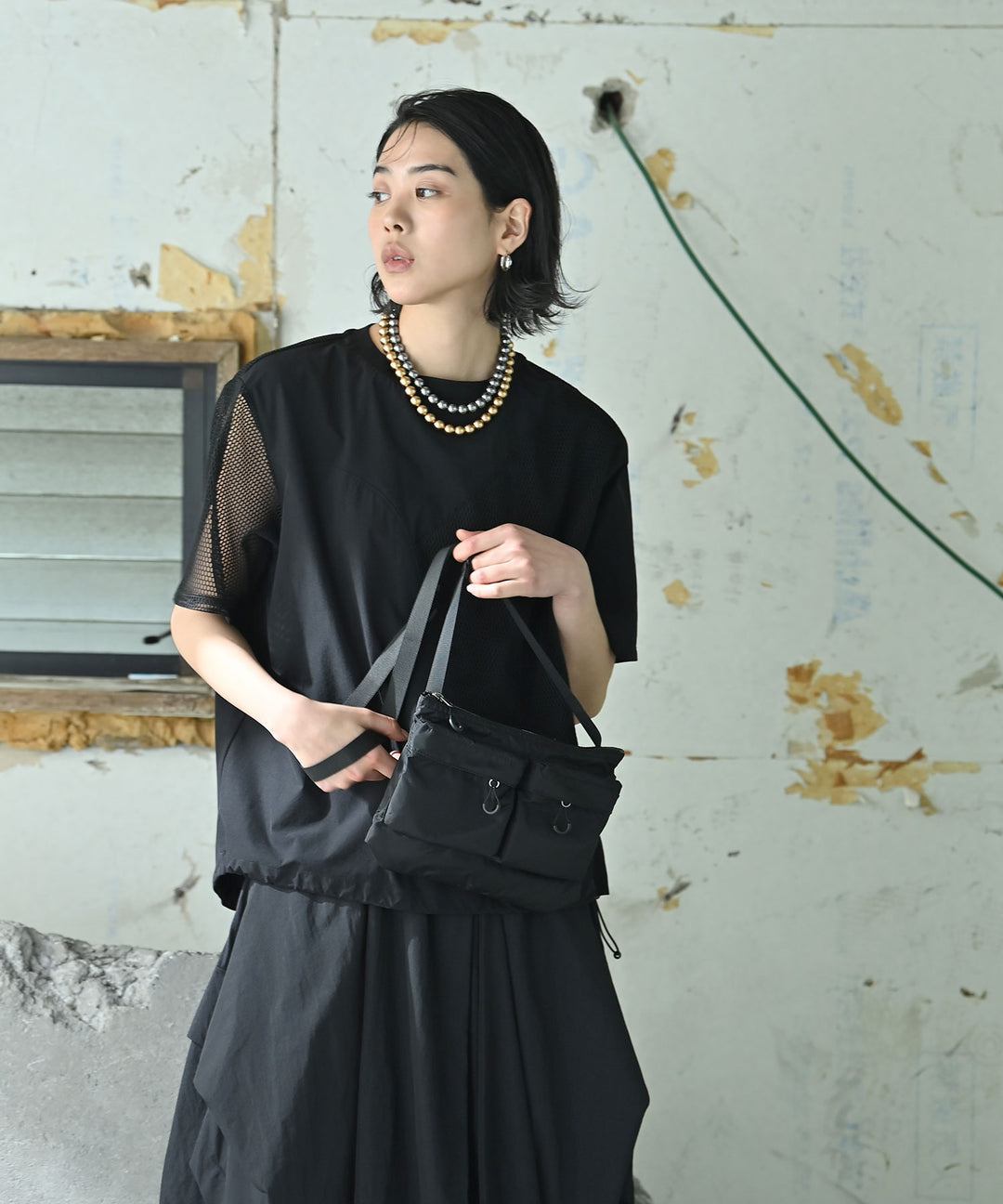 UNISEX スポーティー軽量ショルダーバッグ