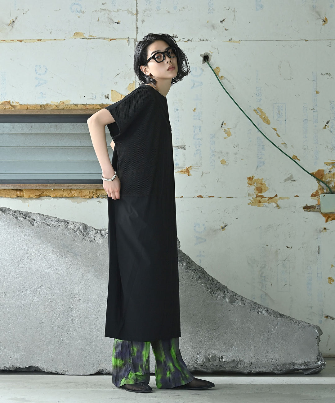 ペーパータッチリラックスパンツ