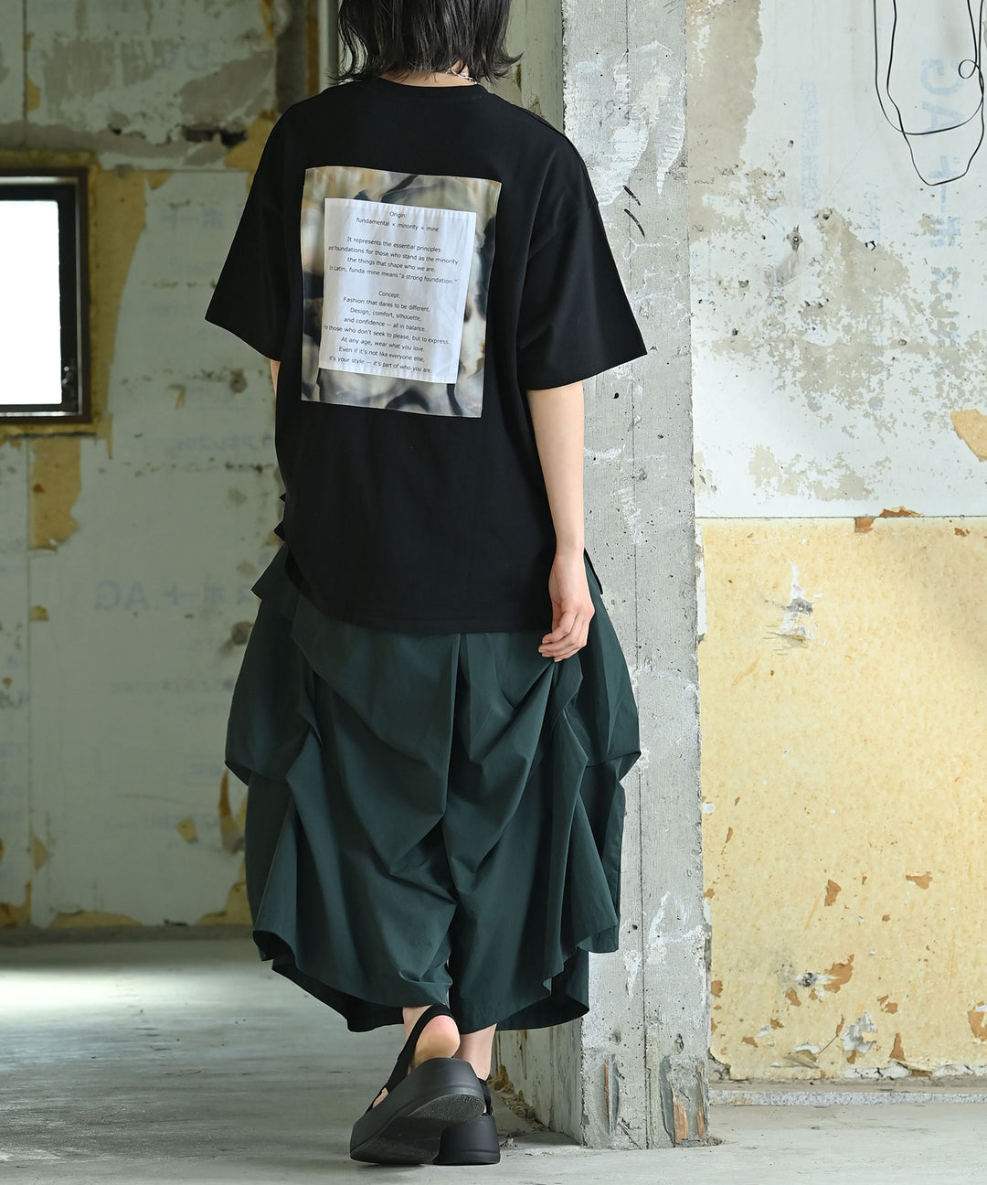 UNISEX コンセプトTシャツ