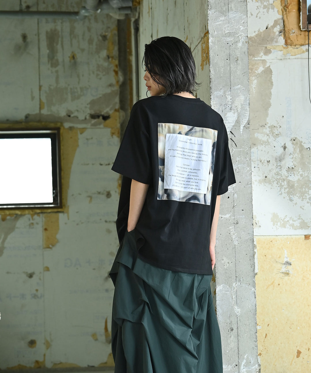 UNISEX コンセプトTシャツ