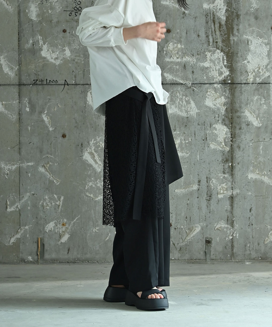 フラグメントレイヤースラックス