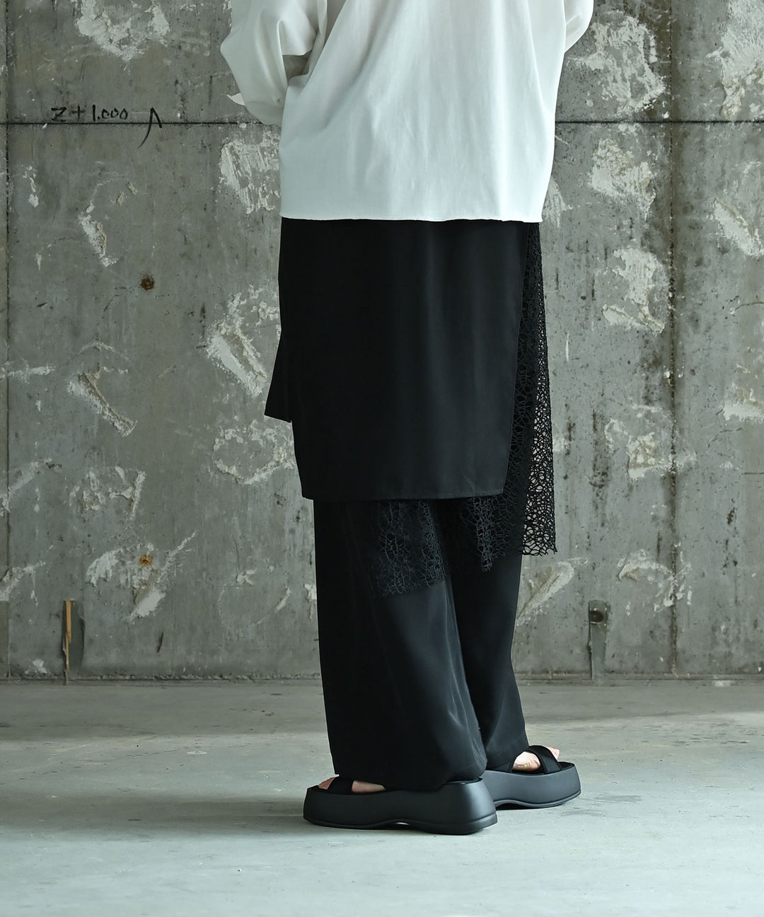 フラグメントレイヤースラックス