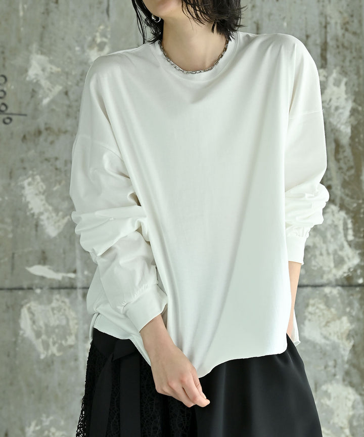 ルーズフィットトップス