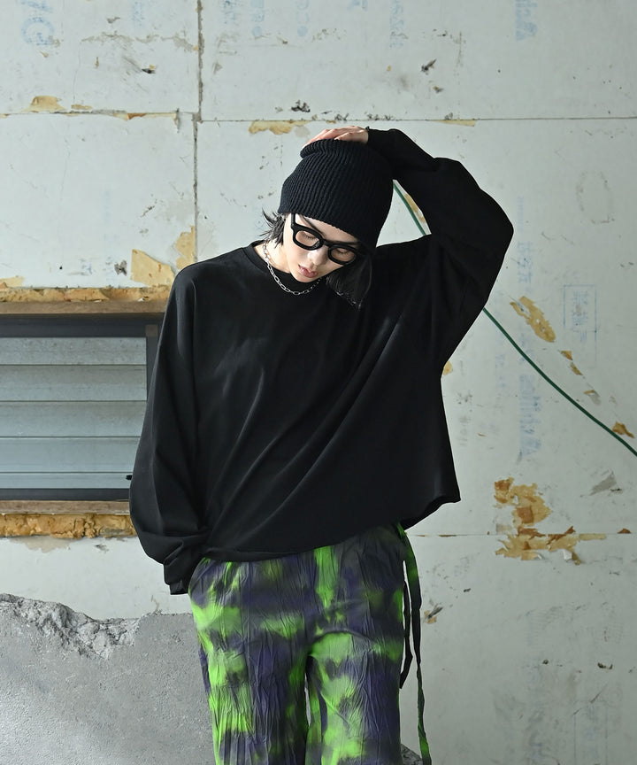 ルーズフィットトップス