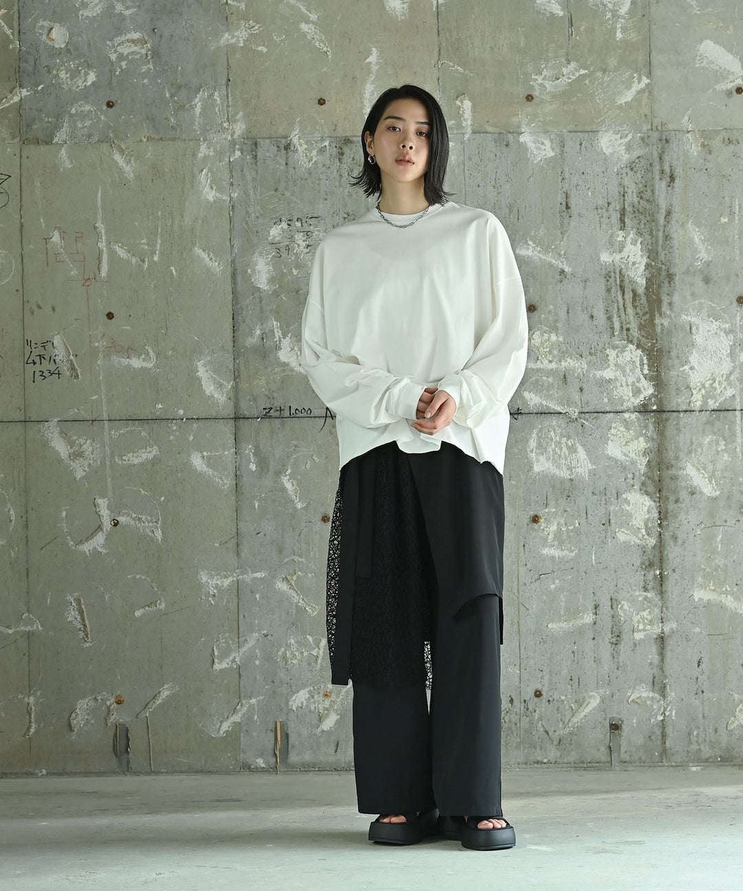 ルーズフィットトップス