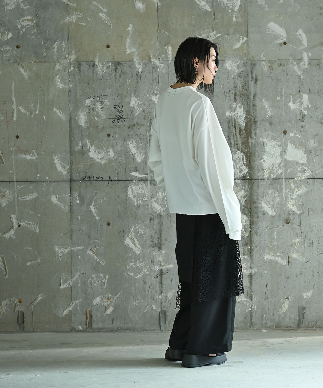 ルーズフィットトップス