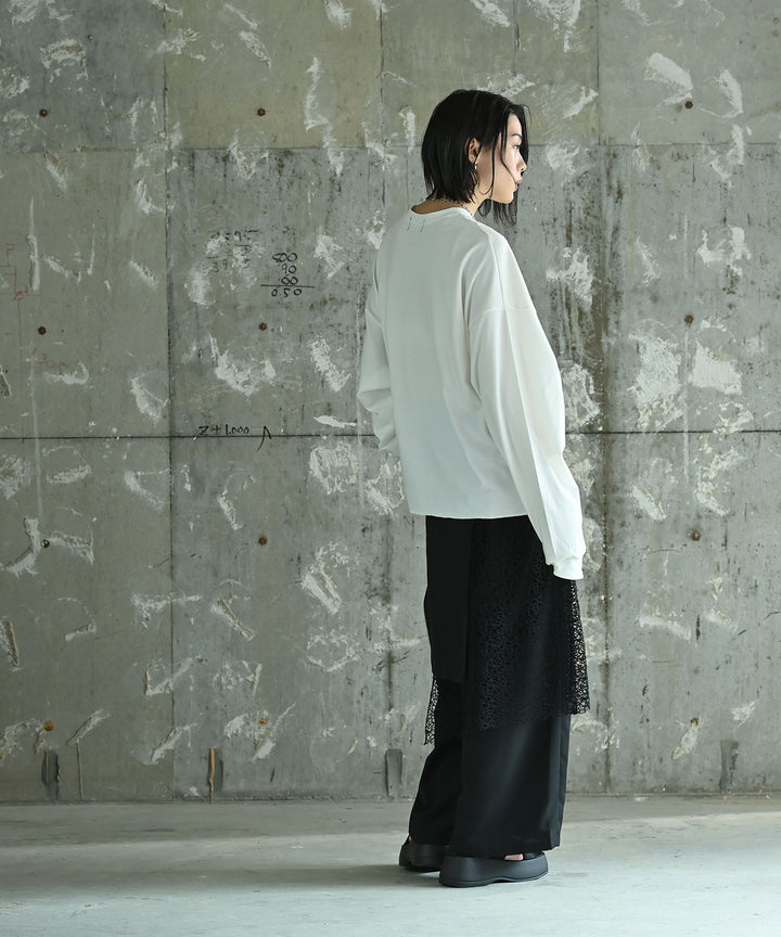 ルーズフィットトップス