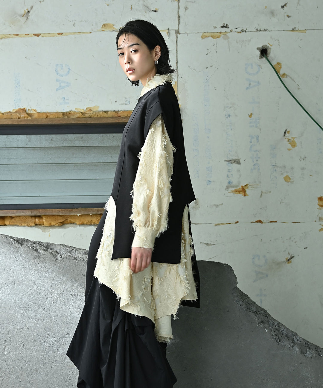 フェザーアシメシャツ