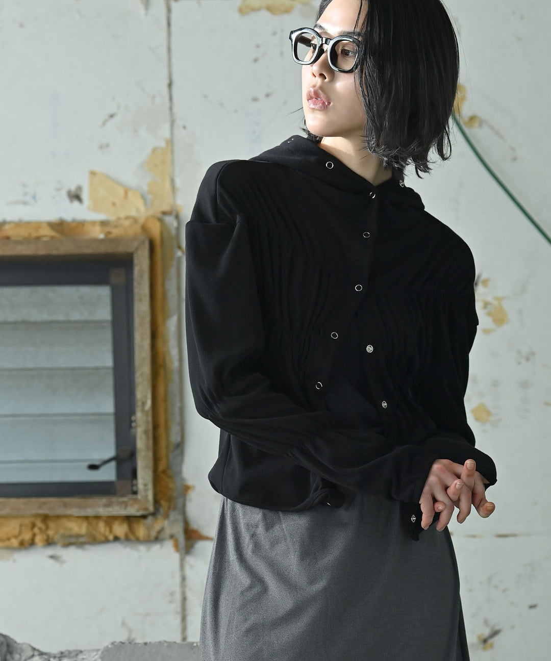 シャーリングスナップボタンフーディー