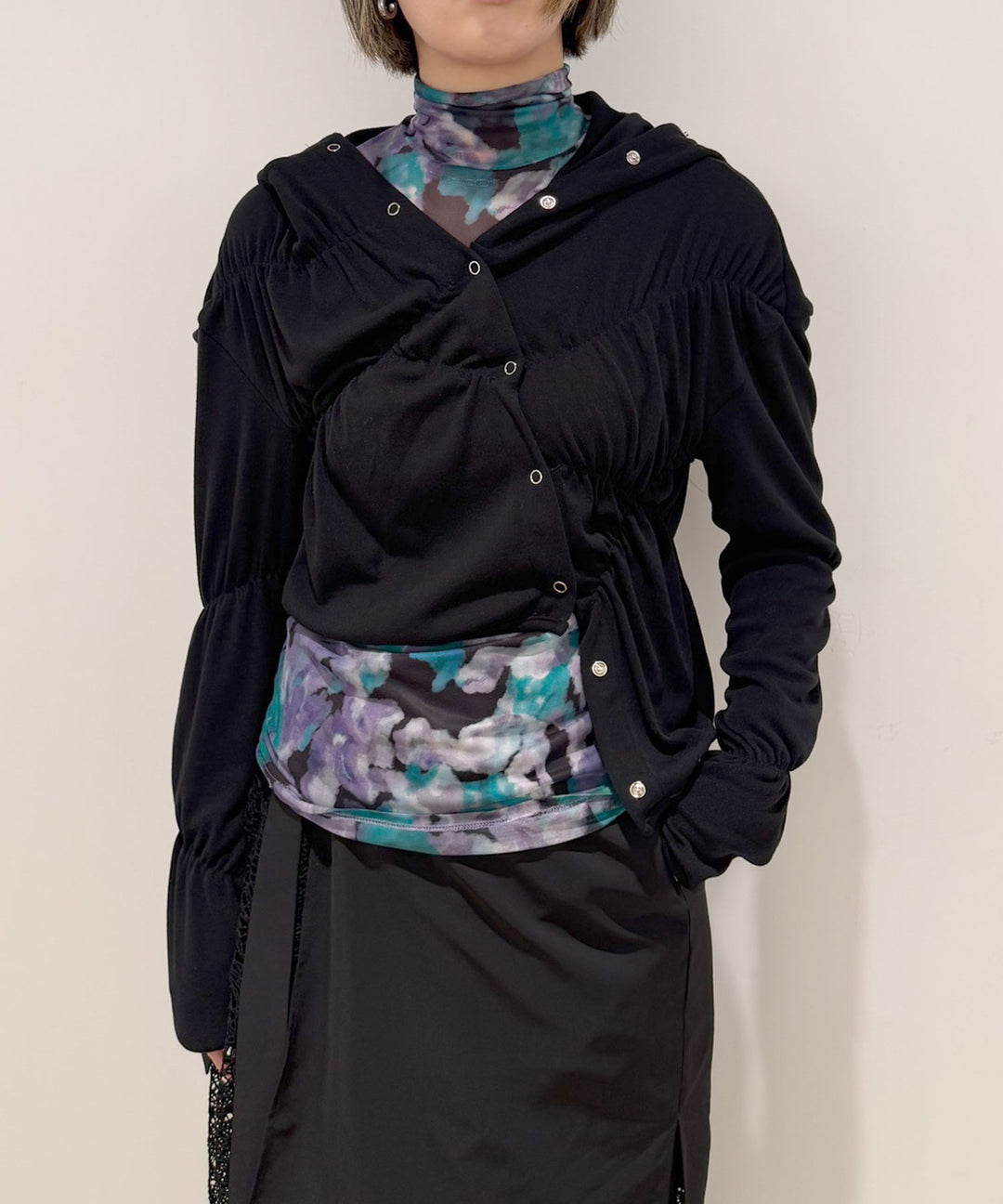 シャーリングスナップボタンフーディー