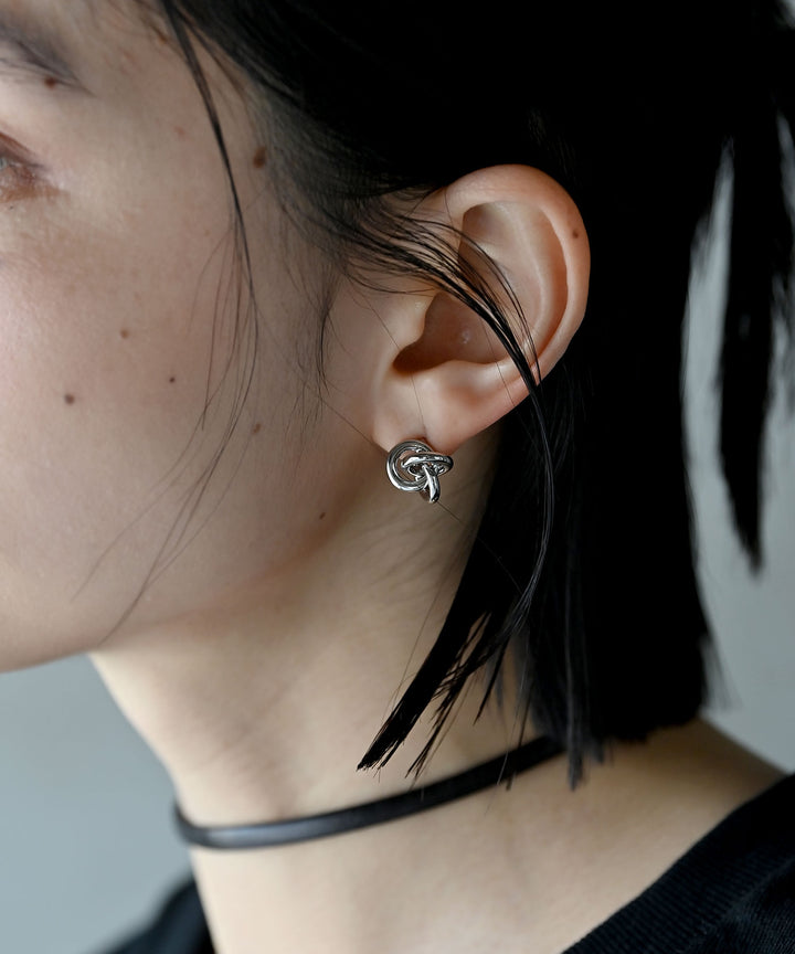 ツイストピアス
