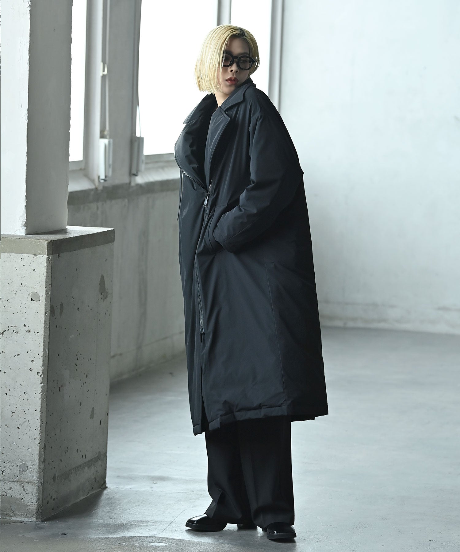 TRUNC（トランクエイティーエイト）の「Hooded Volume Long Down