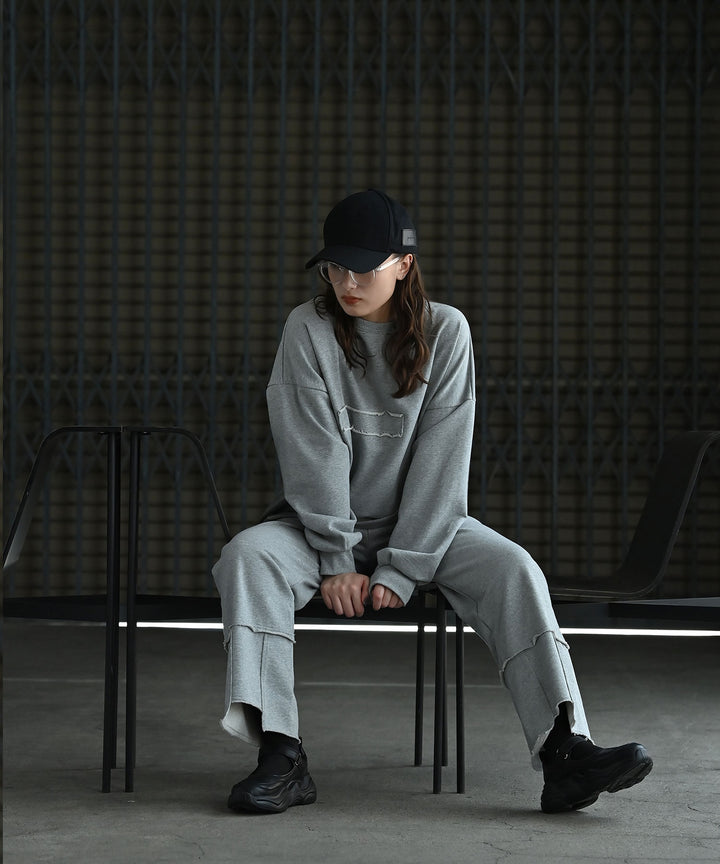 UNISEX　ポイントレザーロゴキャップ